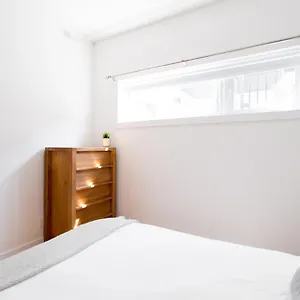 Appartement Exquisite Modern In Little Italy By Den, Montréal