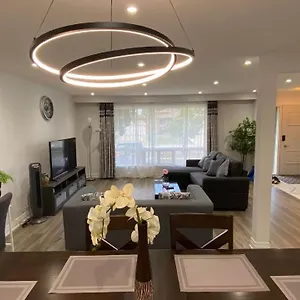 Apartment Spectacular 3 Bedroom 2 Wr House - Close To Airport Toronto