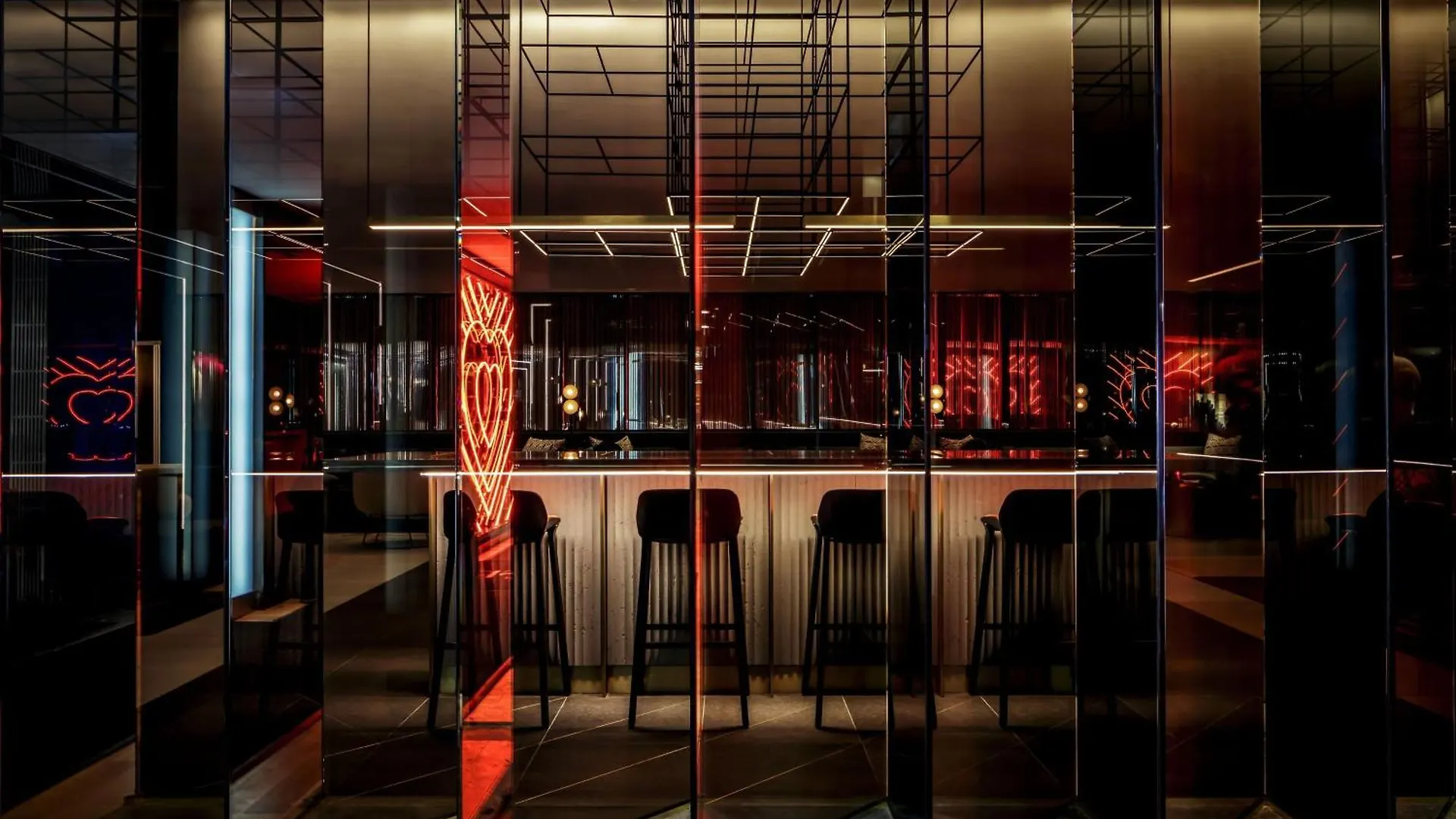 W Montreal Hotel