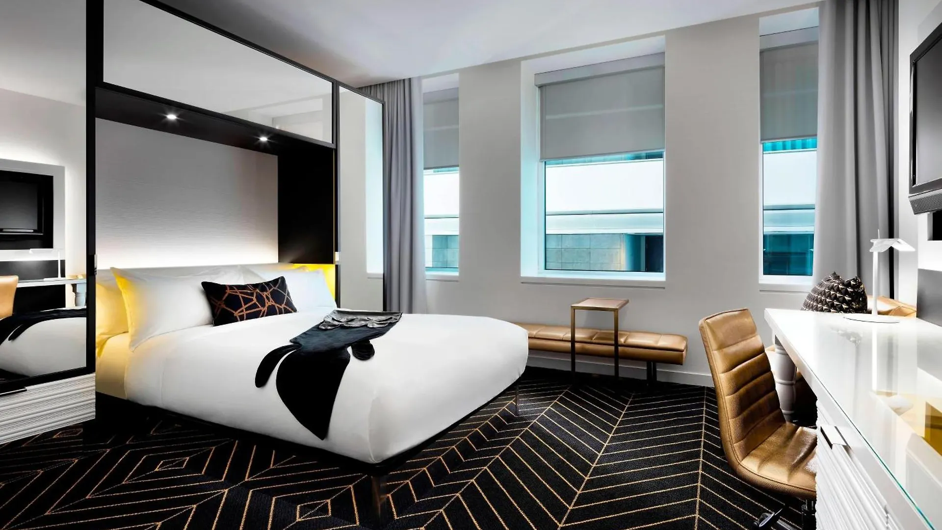 W Montreal Hotel