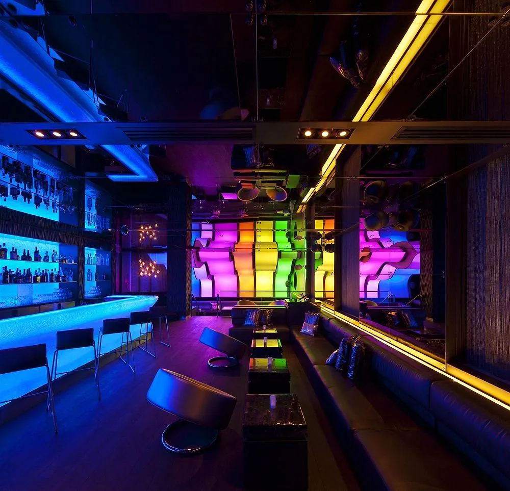 W Montreal Hotel