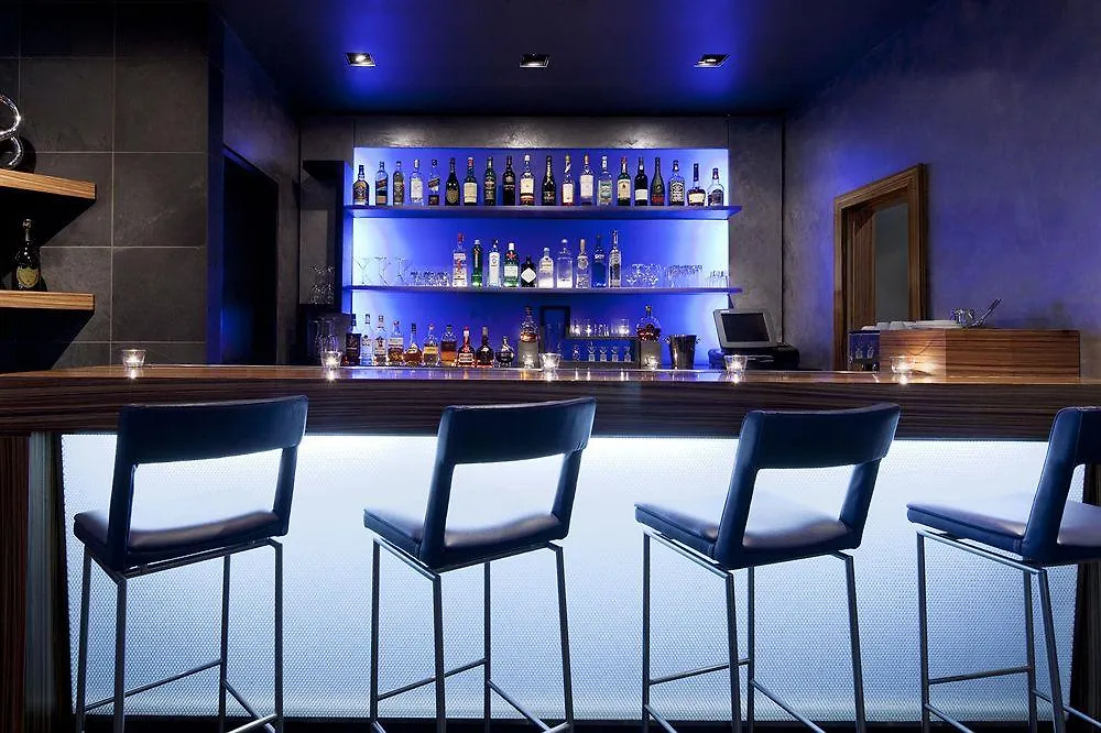W Montreal Hotel