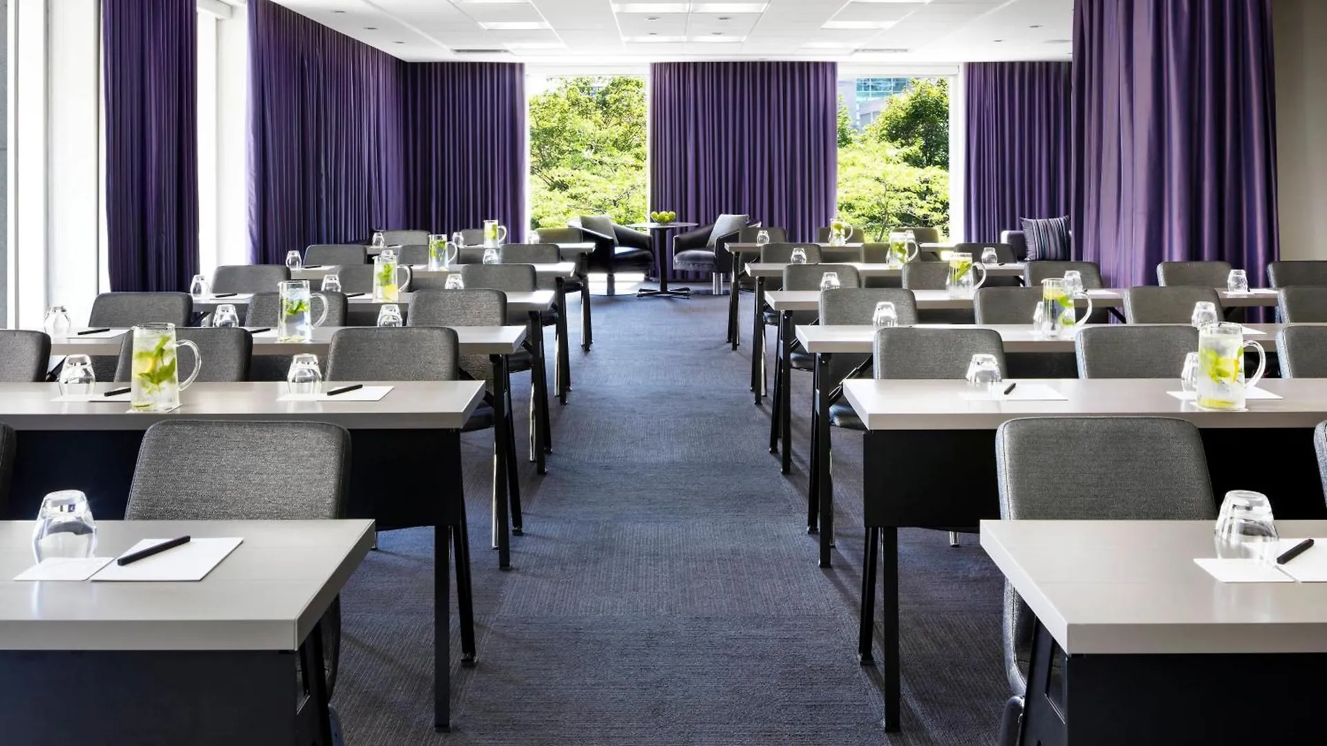 W Montreal Hotel