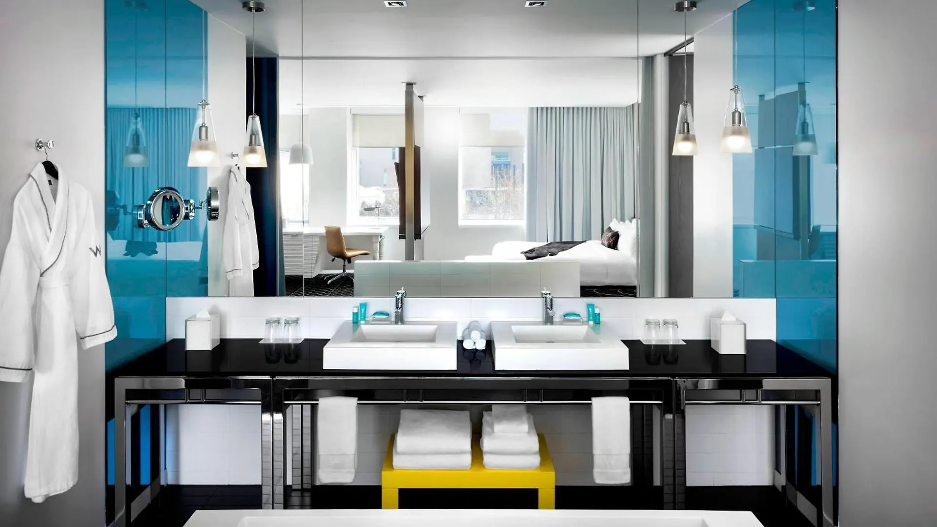 W Montreal Hotel