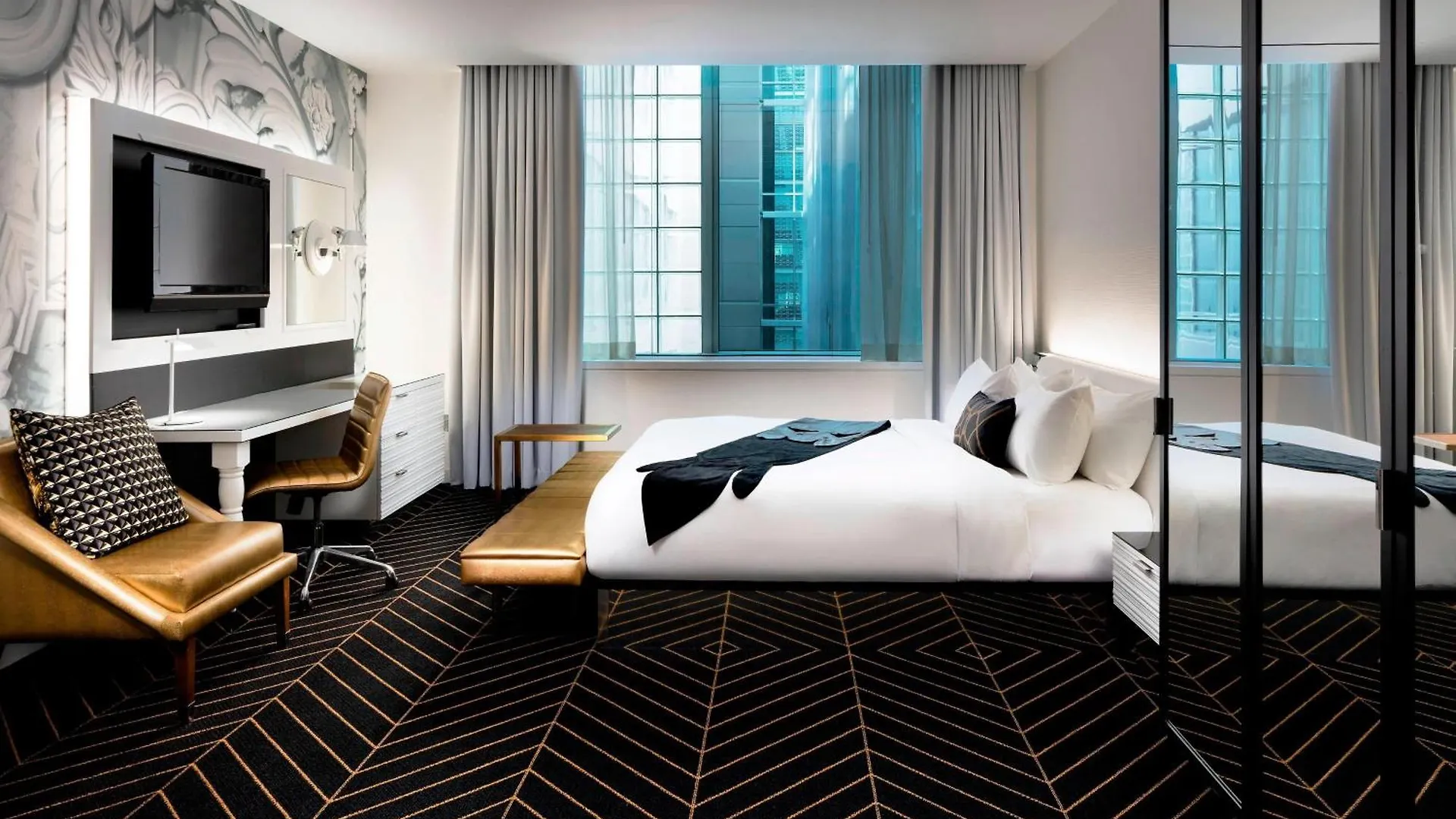 W Montreal Hotel 4*,  Canada