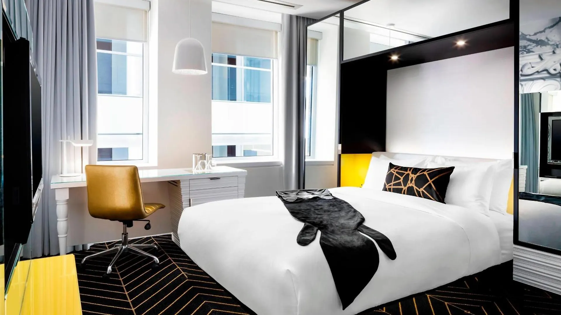 W Montreal Hotel Canada