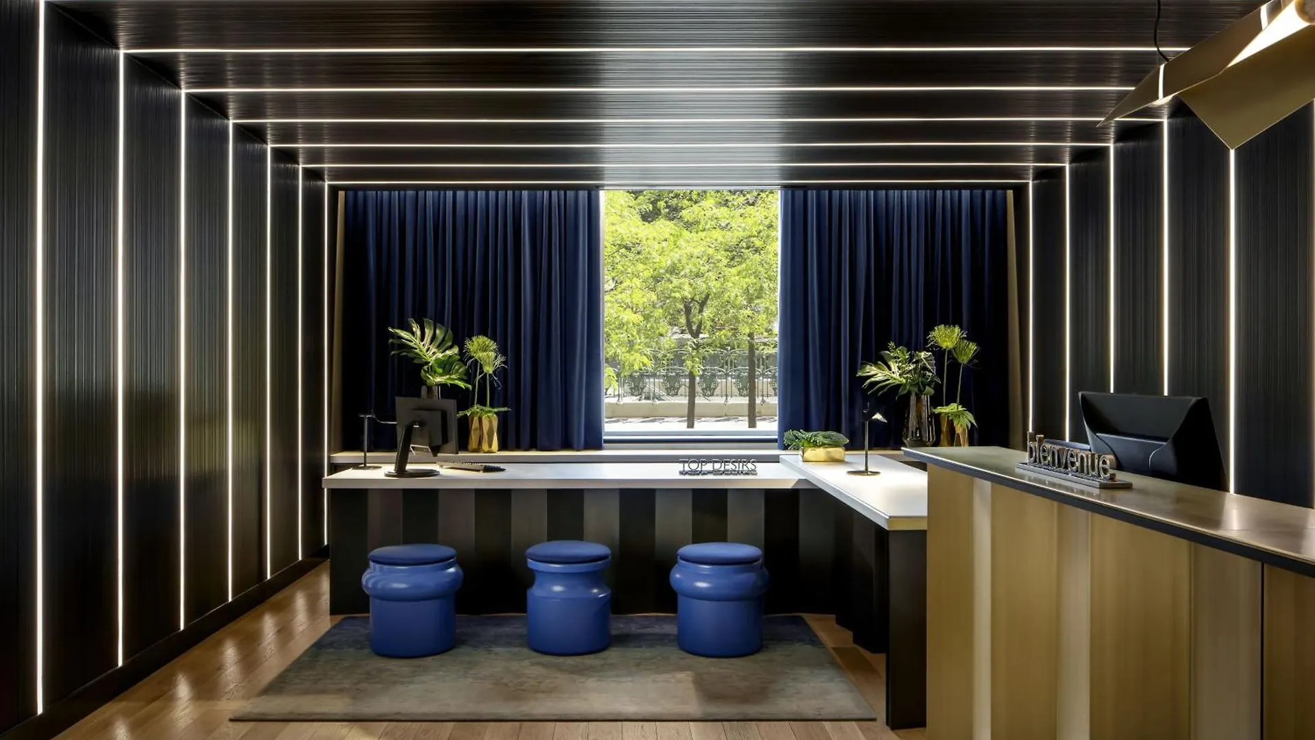 W Montreal Hotel
