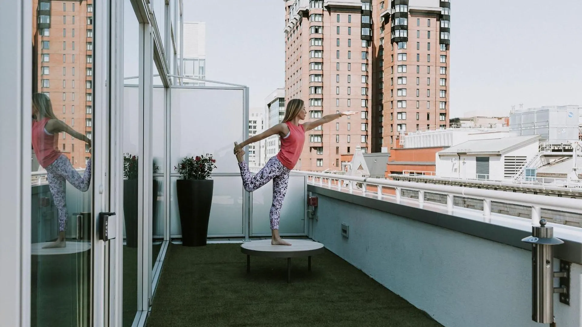 ****  W Montreal Hotel Canada