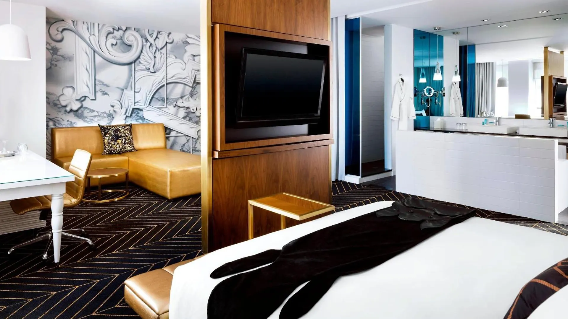 W Montreal Hotel 4*,