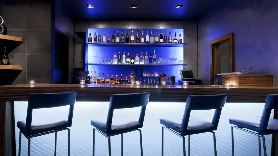 W Montreal Hotel